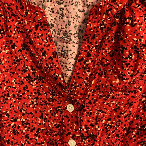 Old Navy Red Two Button Blouse - Picture 4 of 6
